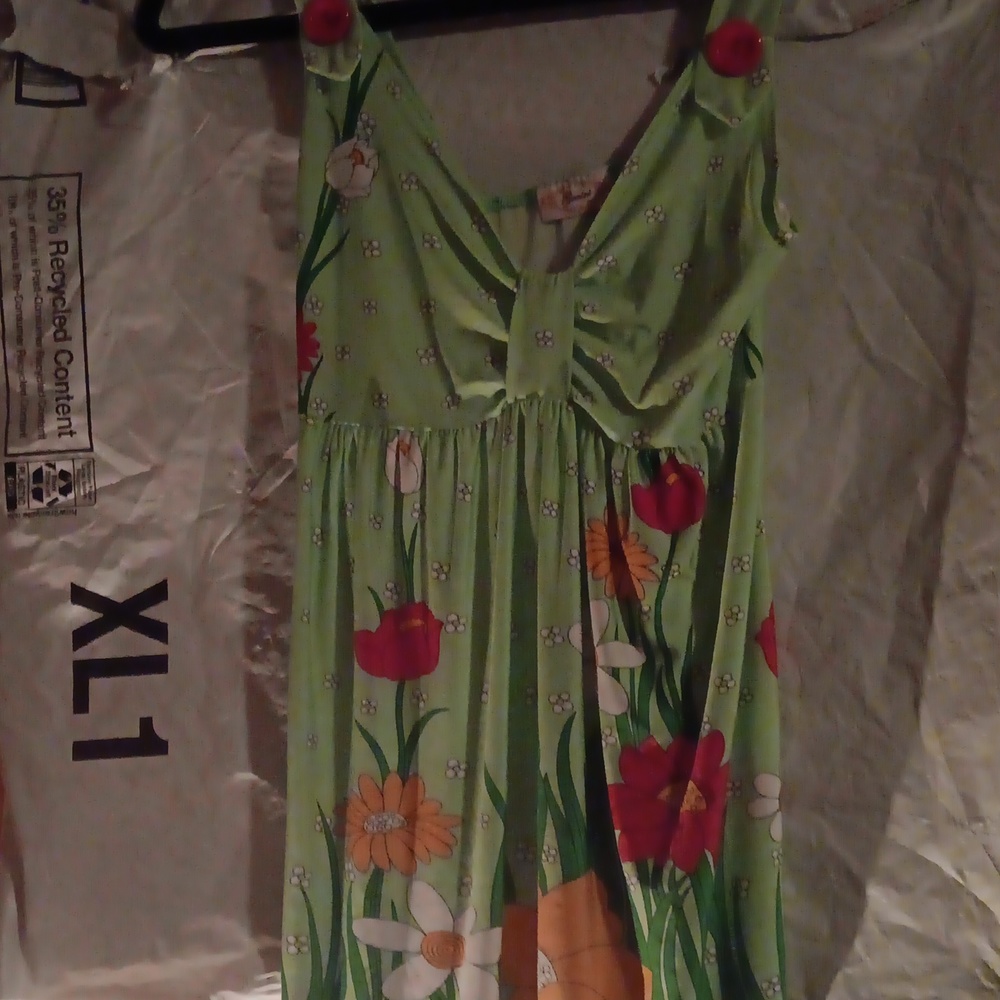 Nwot beautiful printed top goes with everything, jeans, leggings or shorts
